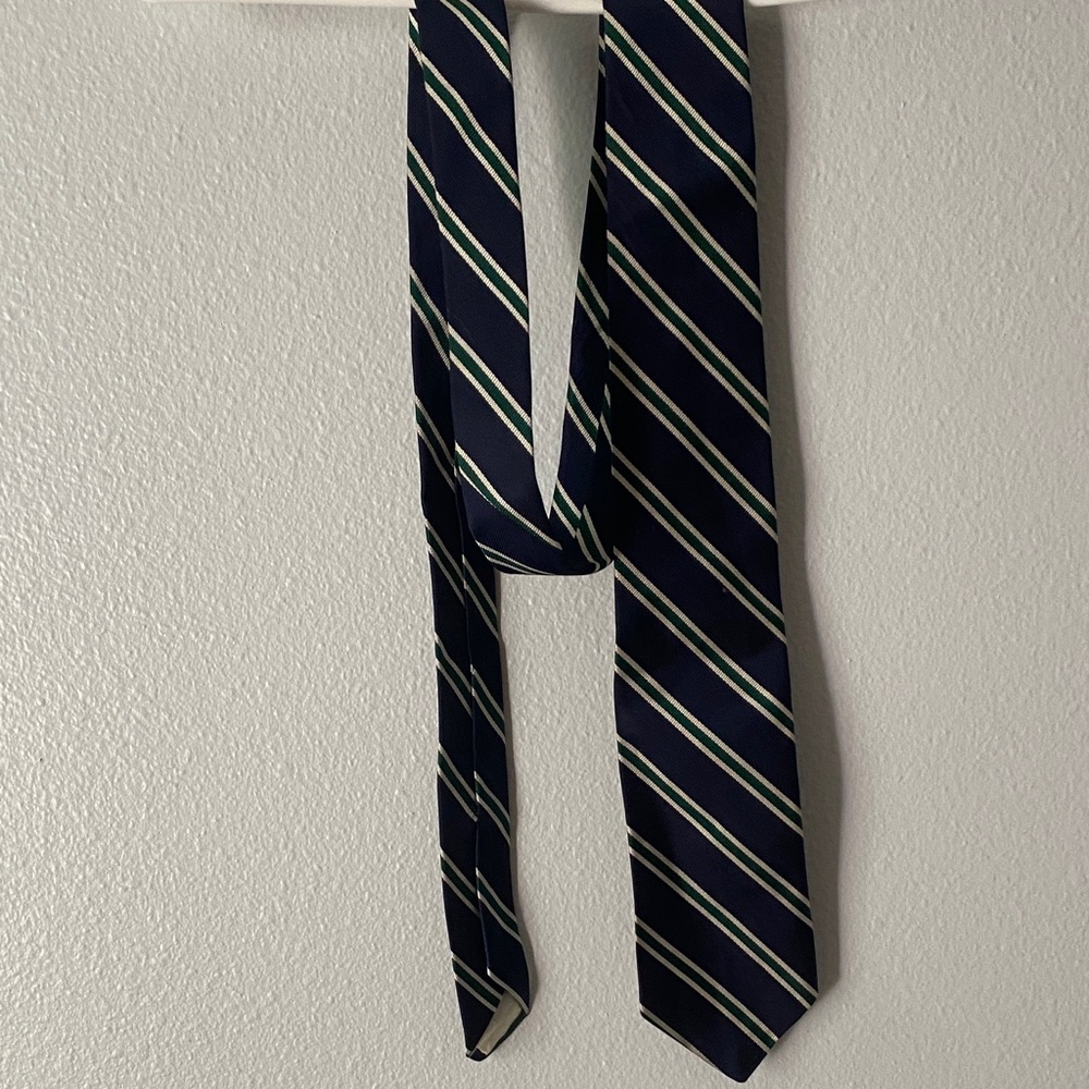 Brooks Brothers Navy and White Striped Tie